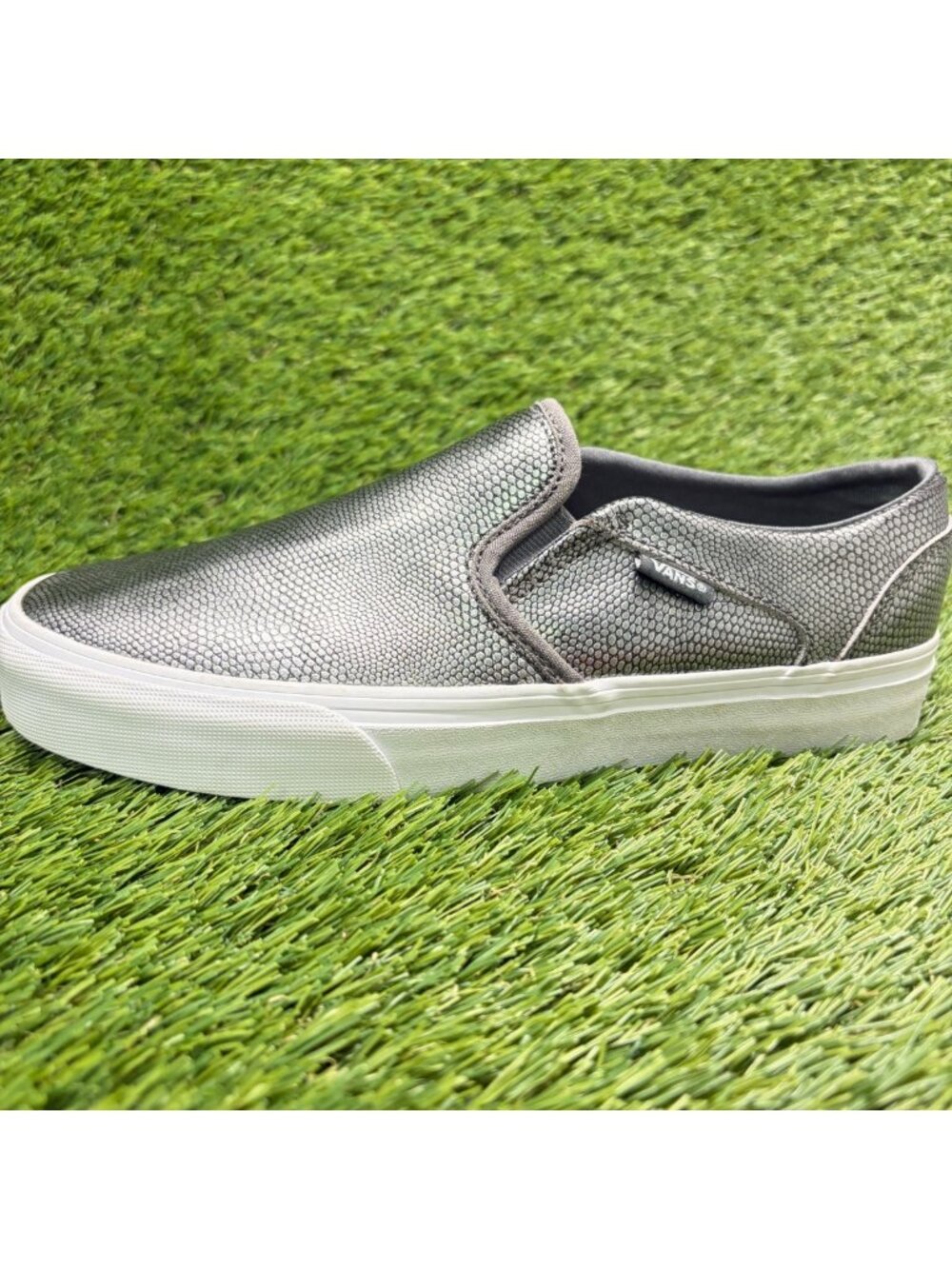 Vans Classic Slip-On Womens Size 8.5 Silver Athletic Walking Shoes Sneakers - Picture 3 of 10